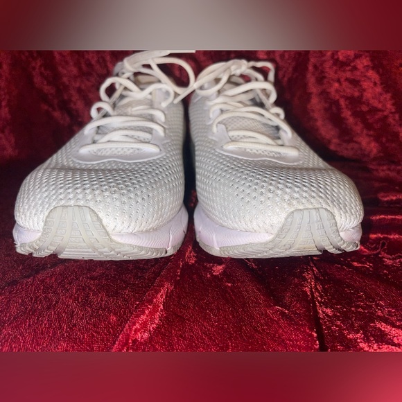 Under Armour Hovr Sonic 4 Women’s Sneakers size 11 - White EUC - Picture 7 of 10